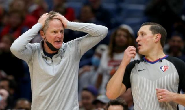 犯规失误扎堆+关键战术被识破 勇士仍需平心静气