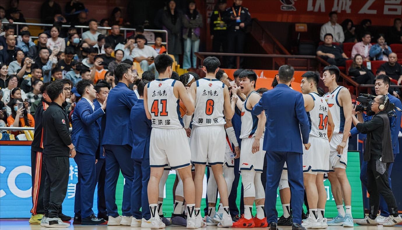 广东宏远第三希望不大!将和北京男篮争夺第四